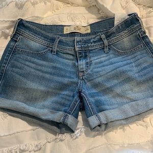 Hollister midi rise shorts